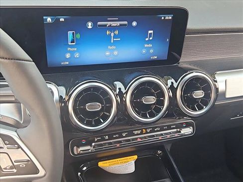 New 2026 Mercedes-Benz GLB 250 image 12