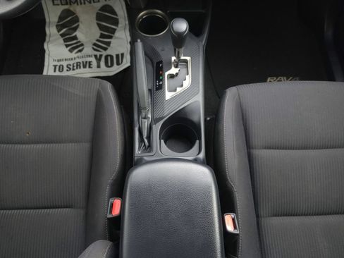Used 2013 Toyota RAV4 XLE FWD image 18
