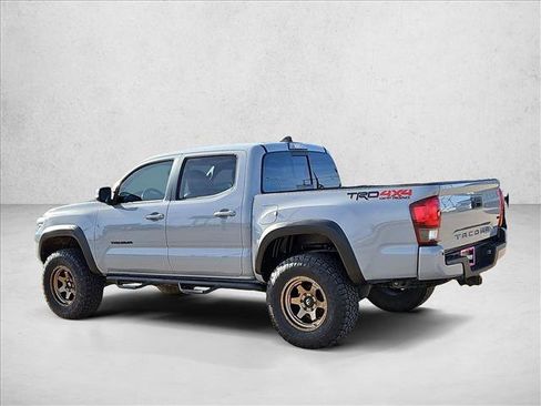 Used 2019 Toyota Tacoma TRD Off-Road image 8