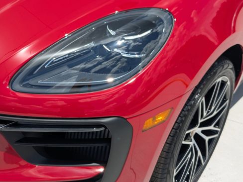 New 2025 Porsche Macan S image 12