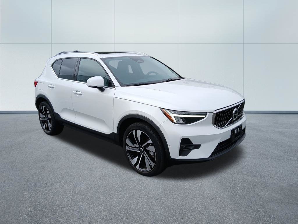 Used 2023 Volvo XC40 B5 Plus w/ Protection Package Premier AWD/4WD image 10