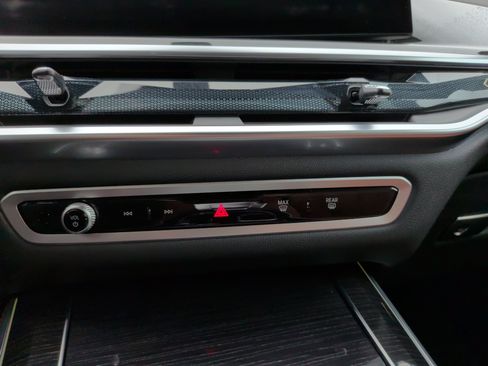 Used 2025 BMW X5 xDrive40i w/ Executive Package image 19