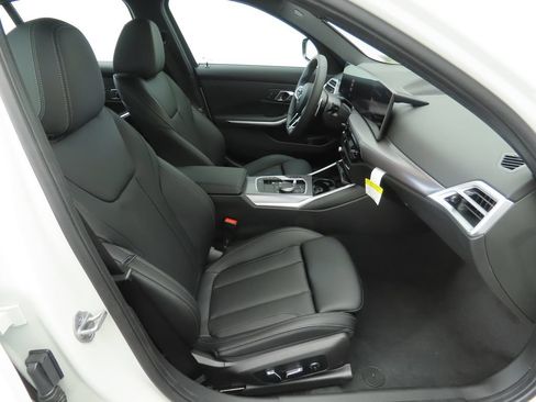 Used 2026 BMW 330i Sedan w/ M Sport Package RWD image 21