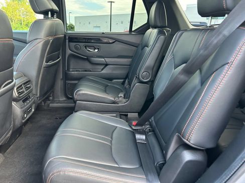 Used 2024 Honda Pilot TrailSport image 20