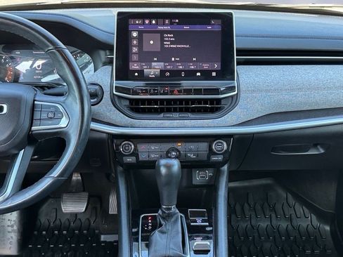 Used 2022 Jeep Compass Latitude w/ Sun and Sound Group image 12