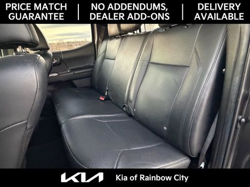 Used 2021 Toyota Tacoma Limited image 17