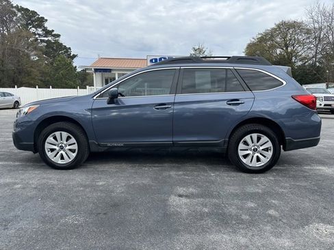 Used 2017 Subaru Outback 2.5i Premium image 4