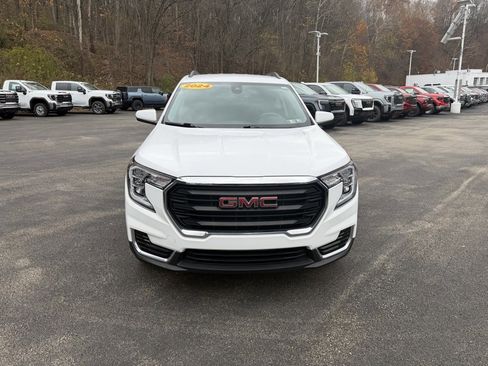 Used 2024 GMC Terrain SLE w/ Driver Convenience Package image 8