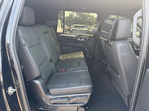 Used 2023 Chevrolet Suburban RST w/ Sport Performance Package AWD/4WD image 7