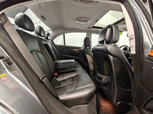 Used 2008 Mercedes-Benz E 550 4MATIC Sedan image 19