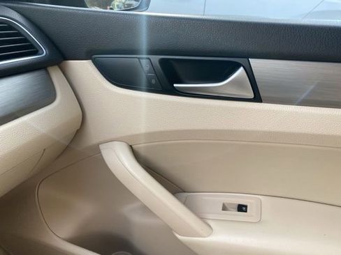 Used 2014 Volkswagen Passat 1.8T SE image 25