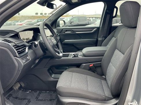 New 2025 GMC Acadia Elevation image 21