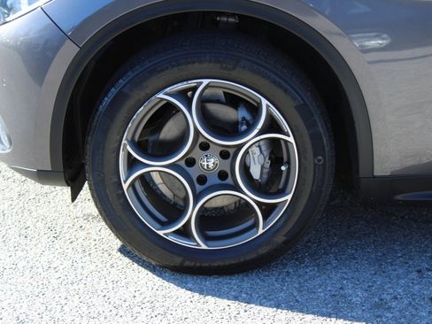 Used 2022 Alfa Romeo Stelvio Sprint image 8