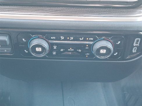 Used 2024 Chevrolet Silverado 3500 LT w/ Convenience Package image 19