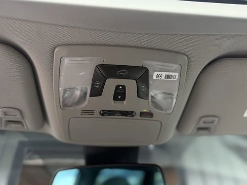 Used 2019 Toyota Sienna XLE w/ XLE Navigation Package FWD image 40