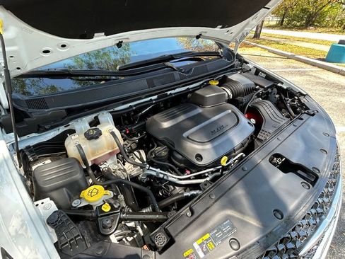 Certified 2023 Chrysler Pacifica Touring-L FWD image 30