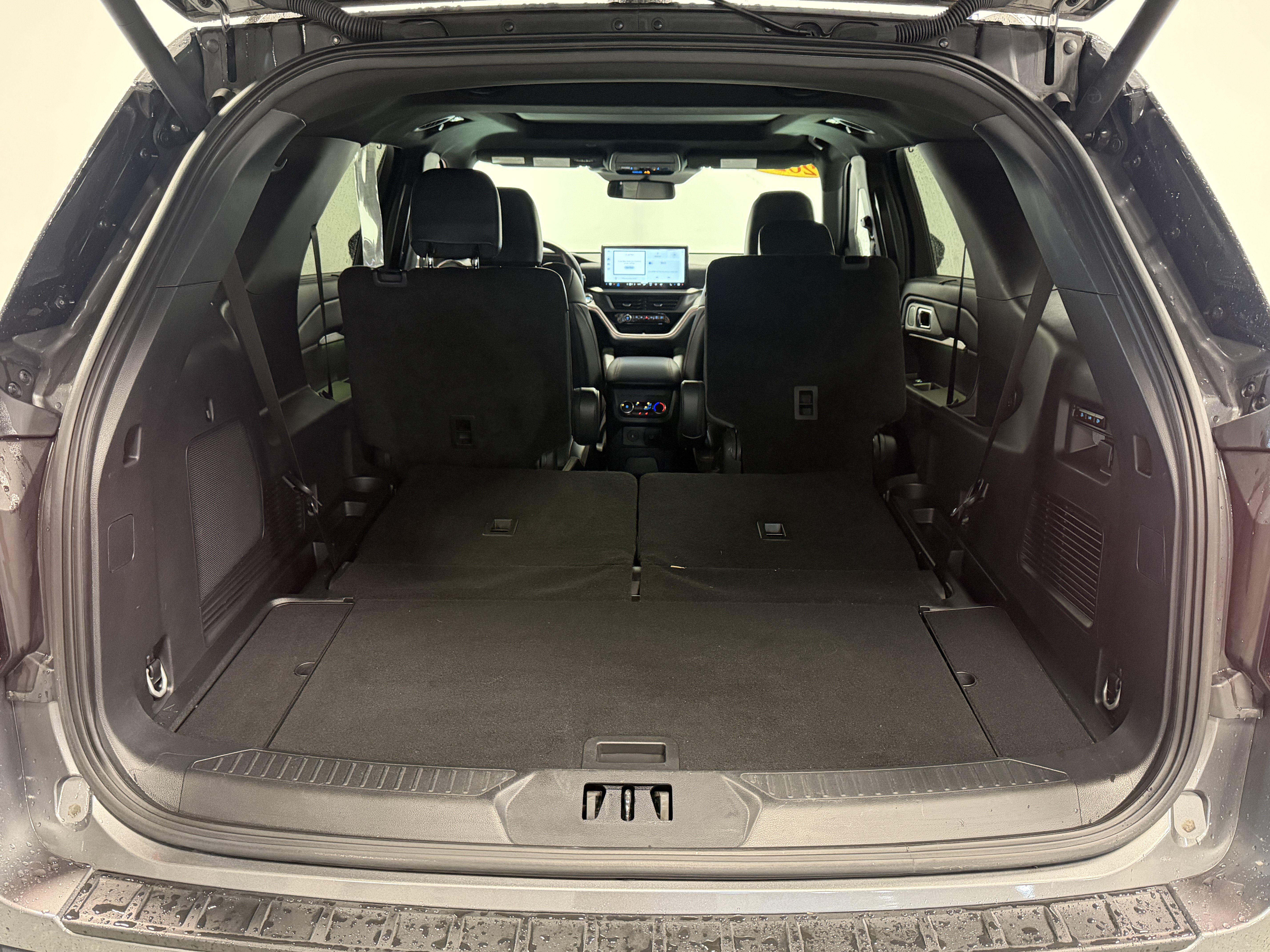 Used 2025 Ford Explorer ST AWD/4WD image 27
