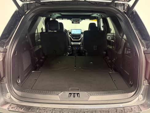 Used 2025 Ford Explorer ST AWD/4WD image 27