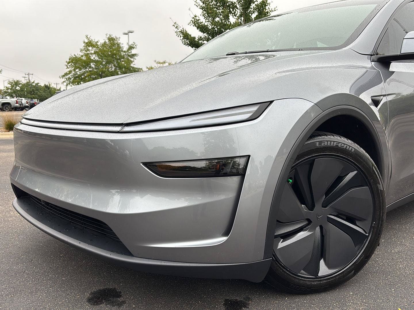 Used 2026 Tesla Model Y AWD image 5
