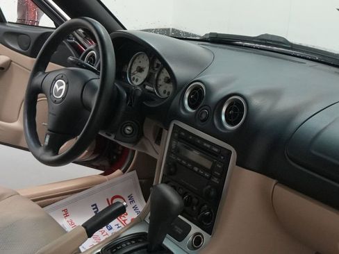 Used 2003 MAZDA MX-5 Miata image 21