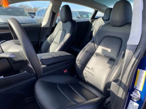 Used 2023 Tesla Model 3 Standard Range image 12