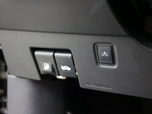 Used 2019 Nissan Kicks S FWD image 24