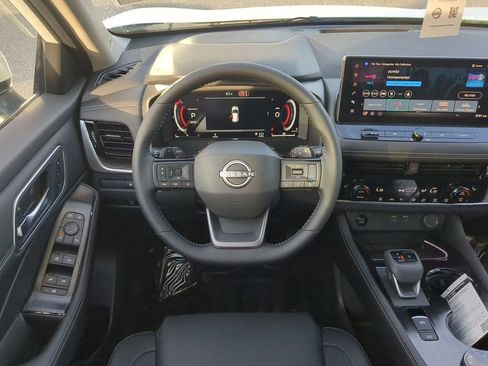 New 2026 Nissan Rogue Platinum AWD/4WD image 16
