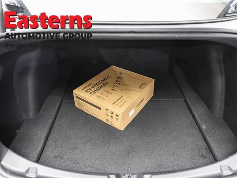 Used 2023 Tesla Model 3 Standard Range RWD image 9