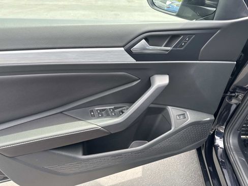 Certified 2025 Volkswagen Jetta Sport FWD image 12