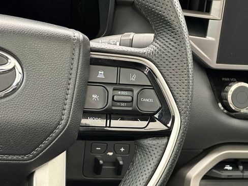 Used 2023 Toyota Tundra Limited image 21