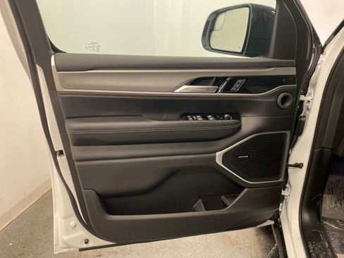 New 2026 Jeep Grand Wagoneer 4WD image 22