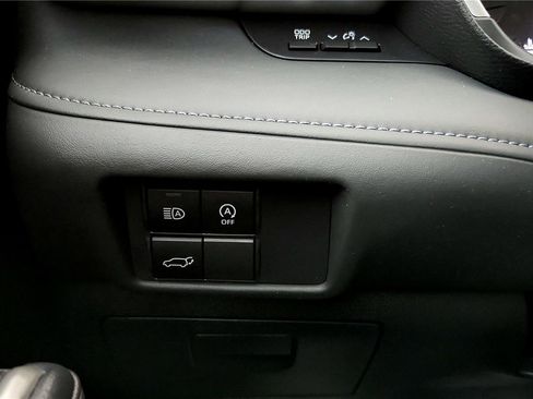 Used 2024 Toyota Highlander XLE image 34