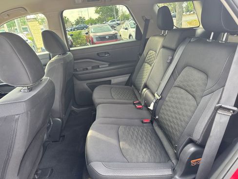 Certified 2024 Nissan Pathfinder SV FWD image 24