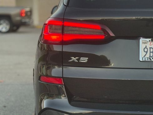 Used 2022 BMW X5 xDrive45e w/ M Sport Package image 16