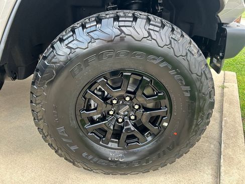 New 2026 Ford Bronco Raptor w/ Interior Carbon Fiber Pack AWD/4WD image 7