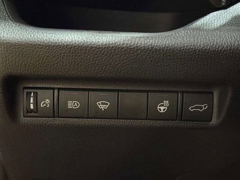 Used 2021 Toyota RAV4 XLE w/ Convenience Package image 22