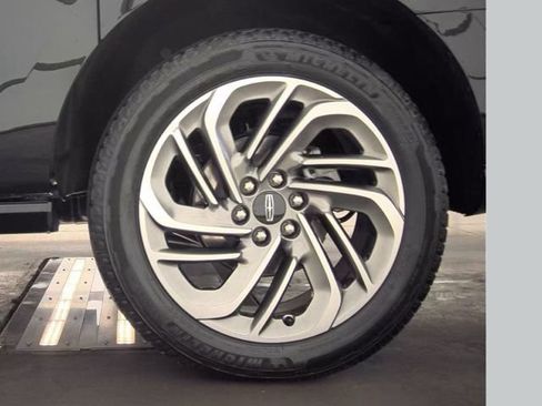 Used 2025 Lincoln Navigator L Reserve AWD/4WD image 22