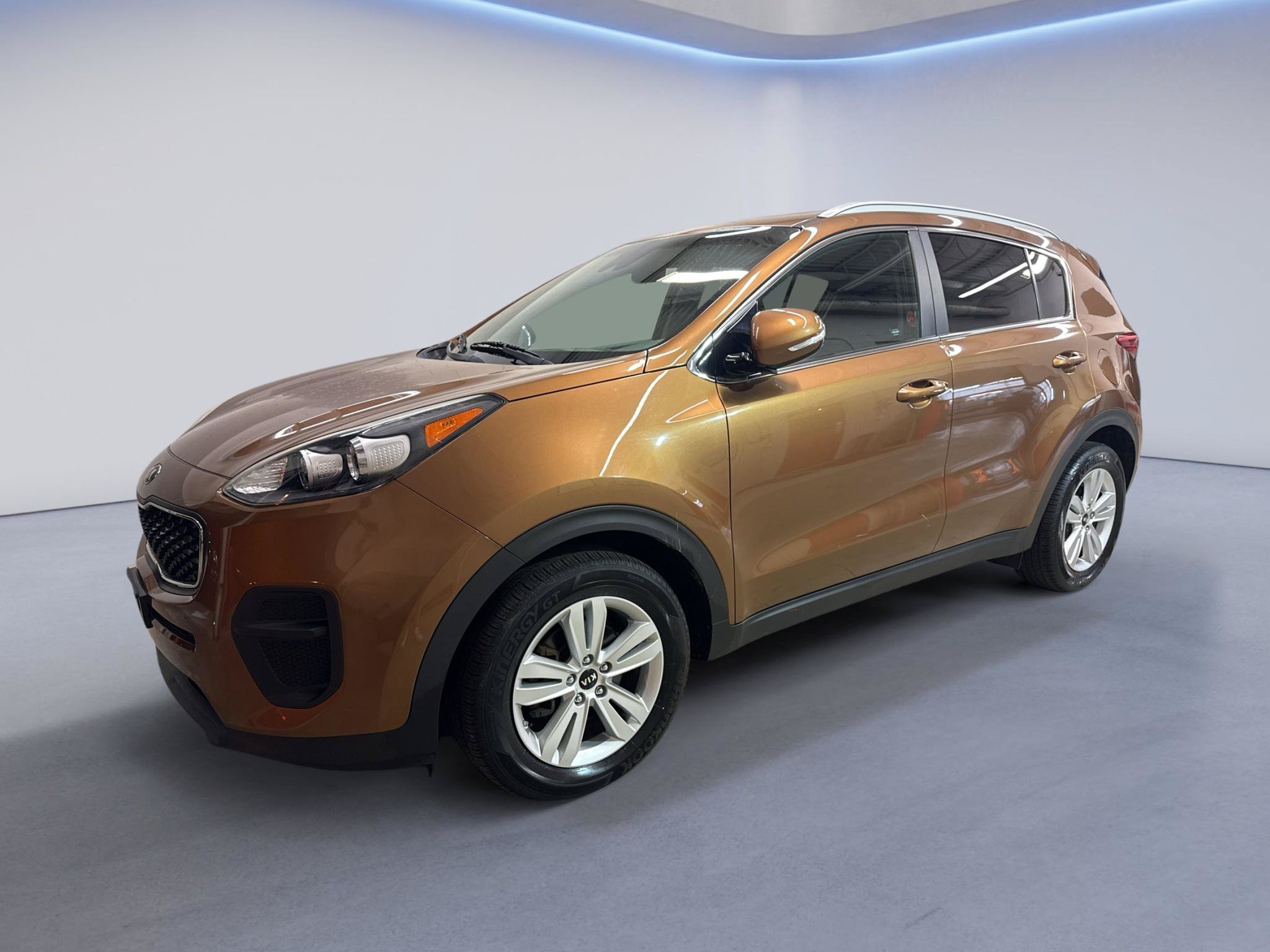 Used 2018 Kia Sportage LX w/ LX Technology Package FWD image 3