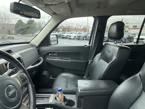 Used 2012 Jeep Liberty Limited Jet w/ Comfort/Convenience Group image 8