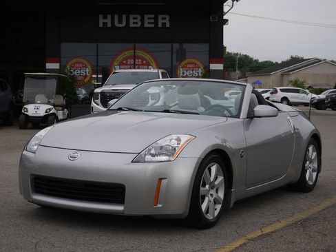 Used 2004 Nissan 350Z Enthusiast RWD image 3