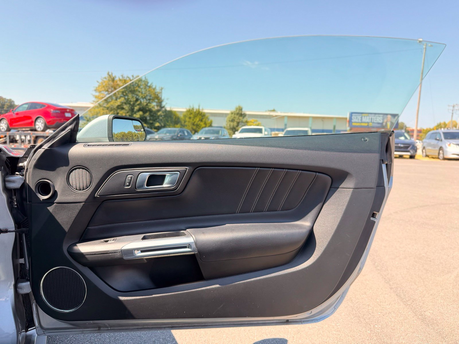 Used 2020 Ford Mustang Premium RWD image 31