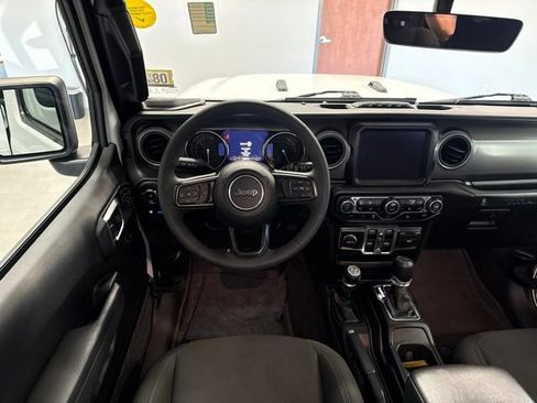 Used 2023 Jeep Wrangler Unlimited w/ Cold Weather Group AWD/4WD image 43