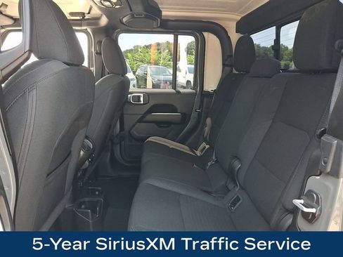 Used 2020 Jeep Gladiator Overland AWD/4WD image 21