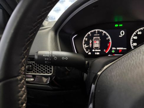 Used 2025 Honda Civic Sport image 31