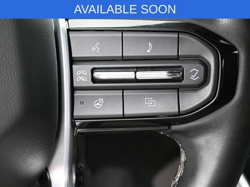 Used 2024 Chevrolet Colorado ZR2 w/ ZR2 Convenience Package III AWD/4WD image 17