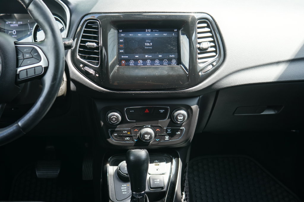 Used 2019 Jeep Compass Latitude AWD/4WD image 22