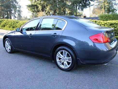 Used 2011 INFINITI G25 x w/ Moonroof Pkg image 4