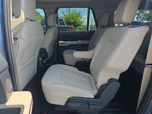 Certified 2022 Ford Expedition Max Platinum RWD image 12