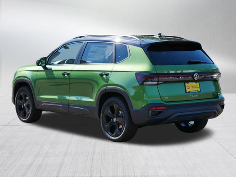 New 2025 Volkswagen Taos SE image 3