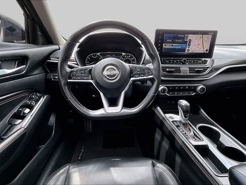Used 2023 Nissan Altima 2.5 SR w/ SR Premium Package FWD image 6